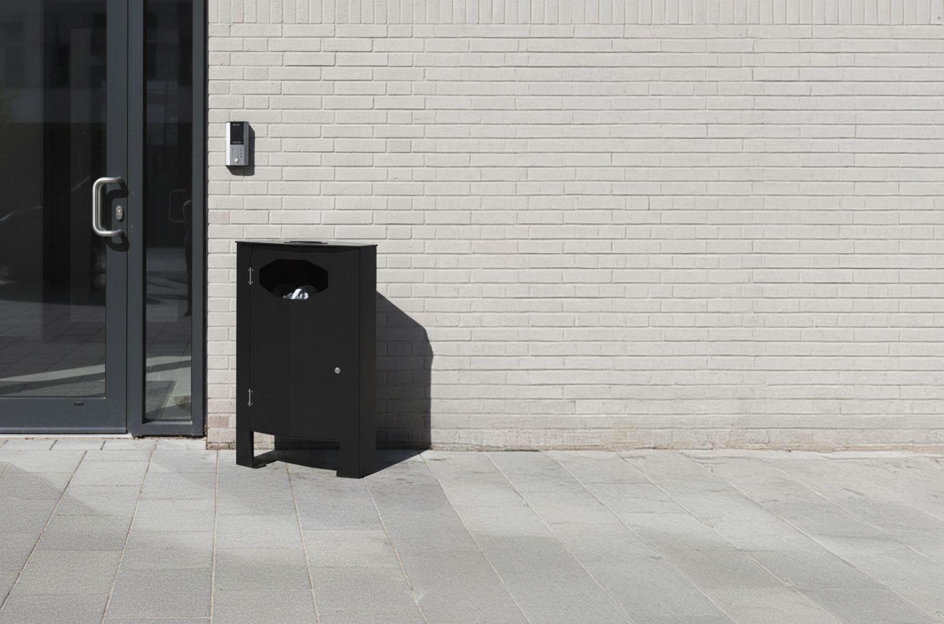 Dış Mekan Çöp Kutuları ve Modern Kent Temizlik Ekipmanları