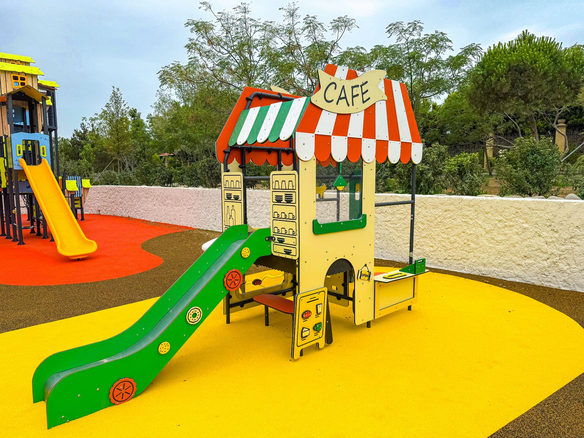 Çocuklar için açık alan oyunu